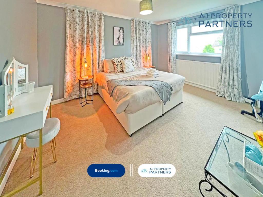 Premium Deal L Hill View Home L Last-Minute Offer L Cheltenham L Aj Properties L Perfect For Short Or Long Stays L 4Beds 4Bedrooms المظهر الخارجي الصورة