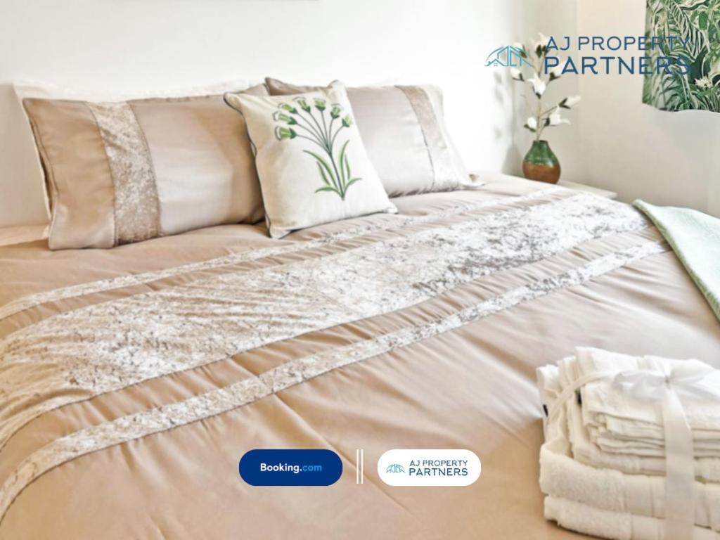 Premium Deal L Hill View Home L Last-Minute Offer L Cheltenham L Aj Properties L Perfect For Short Or Long Stays L 4Beds 4Bedrooms المظهر الخارجي الصورة