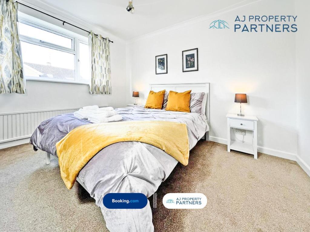 Premium Deal L Hill View Home L Last-Minute Offer L Cheltenham L Aj Properties L Perfect For Short Or Long Stays L 4Beds 4Bedrooms المظهر الخارجي الصورة